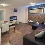 토니 디자인 아파트먼트 4*