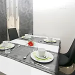 토니 디자인 아파트먼트 4*