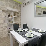 토니 디자인 아파트먼트 4* 스플리트