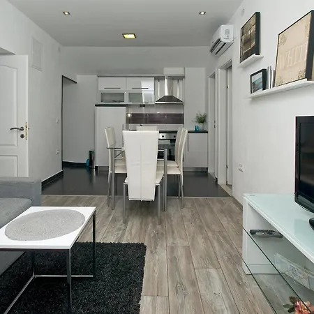 Toni Design Gasthuis 4*