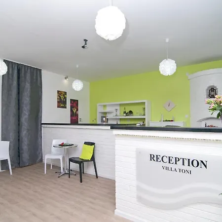 Toni Design Gasthuis 4*