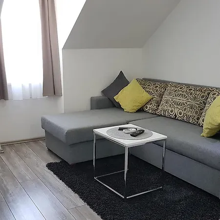 Toni Design Pensión 4*